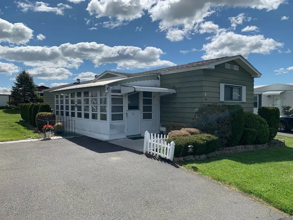 5 Fourth Ave, Westfield, MA 01085 - #1