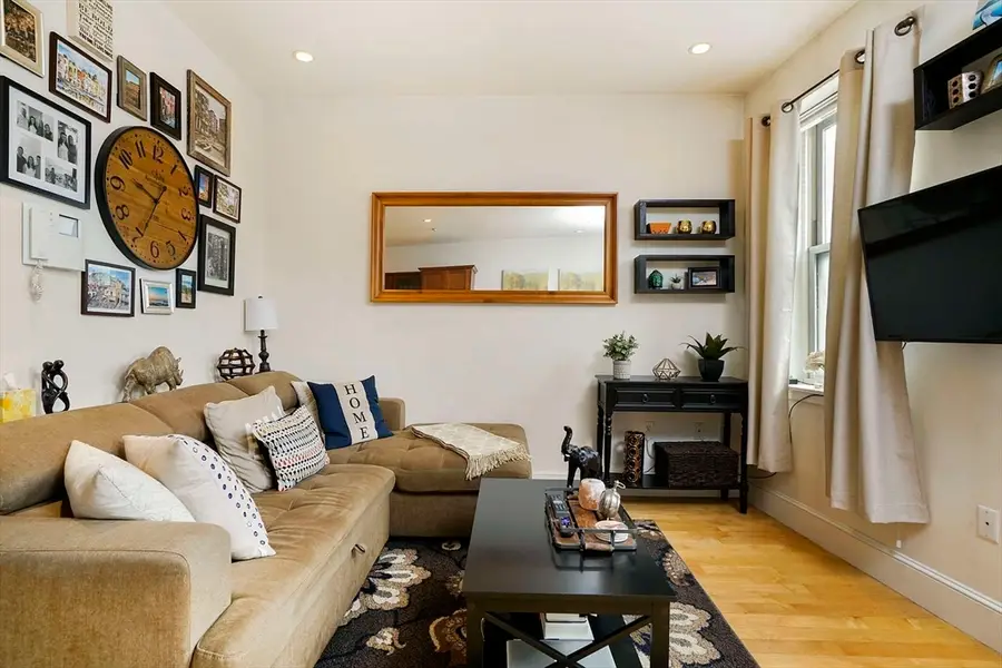 8 Garden Court #7, Boston, MA 02113 - #3