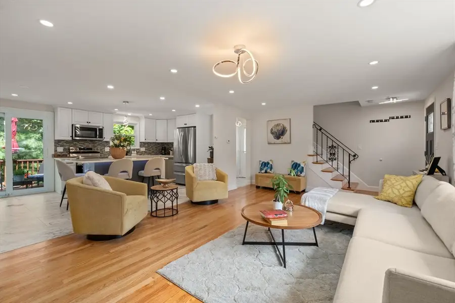 195 College Farm Rd, Waltham, MA 02451 - #3