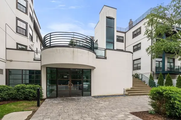 227 Summit #W207, Brookline, MA 02446