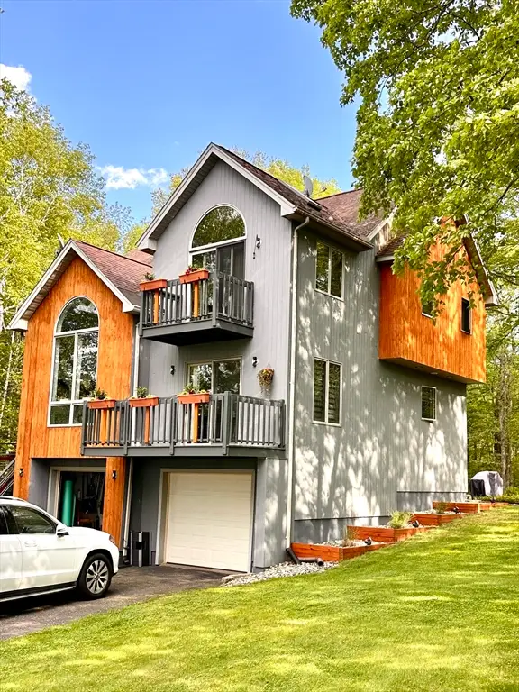 14 Laurel Ridge Drive, Belchertown, MA 01007