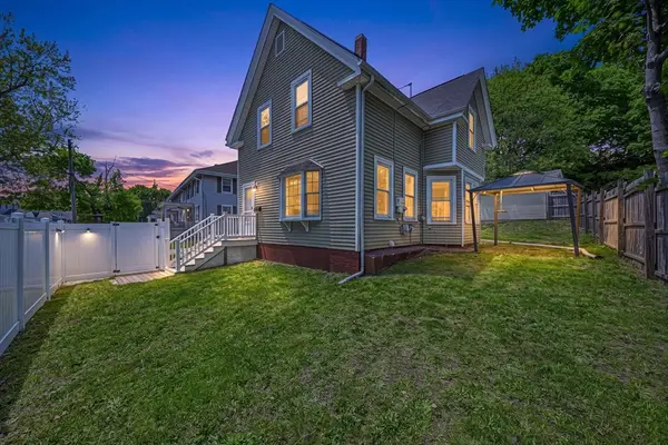 17 Forest Ave, Plymouth, MA 02360