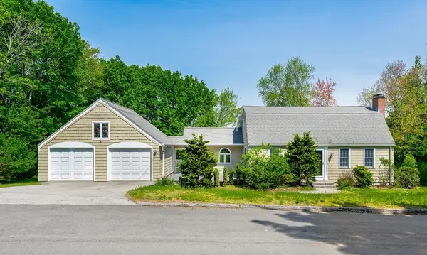 6 Crestview Dr, Westborough, MA 01581