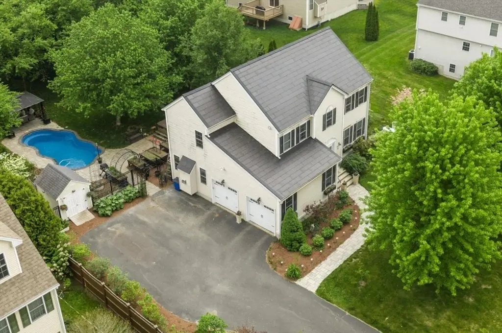 83 Pleasant St, Ayer, MA 01432 - #1