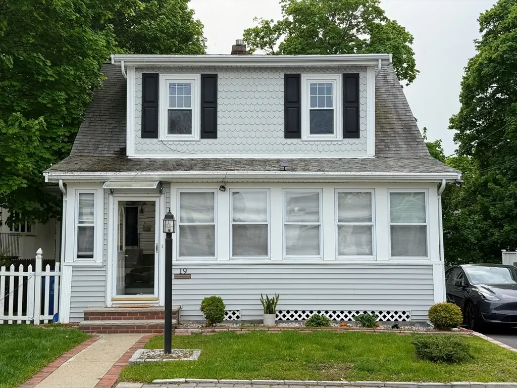 19 Wakefield Ave, Wakefield, MA 01880 - #1