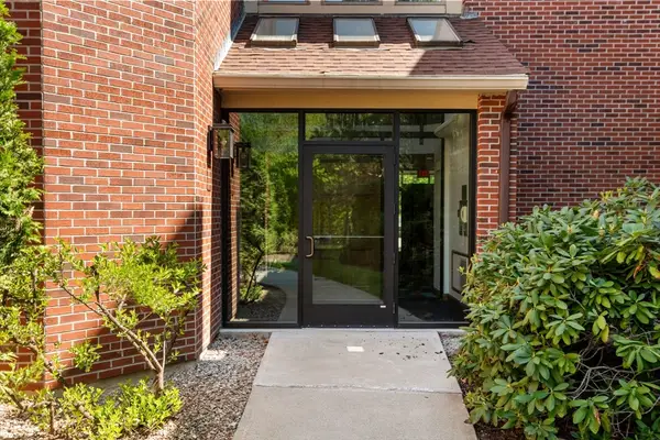 770 Salisbury St #J558, Worcester, MA 01609