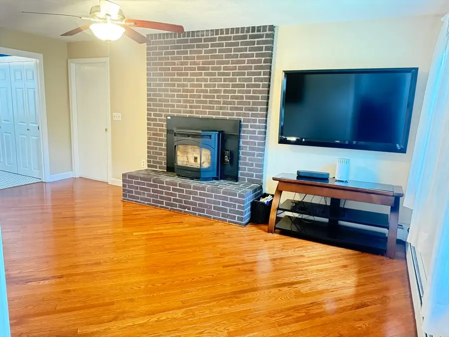 6 Larson Rd, Milford, MA 01757 - #2