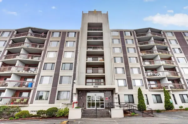 1500 Worcester Rd #308, Framingham, MA 01072