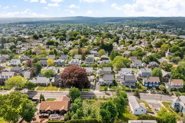 301 Common St, Watertown, MA 02472