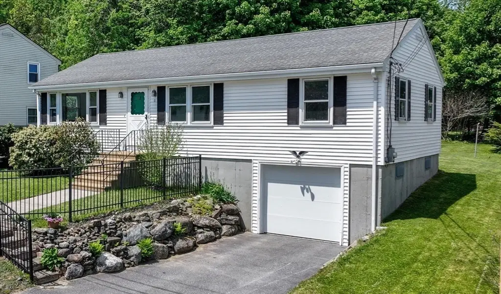 6 Tucker St, Worcester, MA 01606 - #1