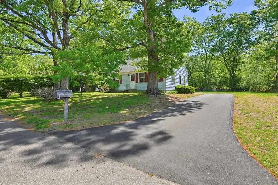 5 Robin Hood Dr., Seekonk, MA 02771 - #3