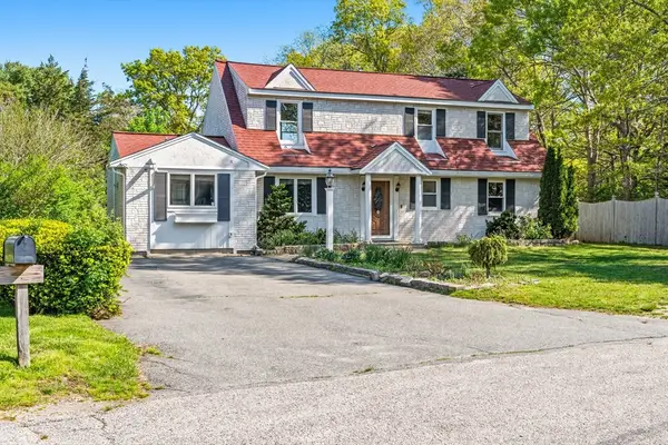 9 E Harbor Cir, Falmouth, MA 02536