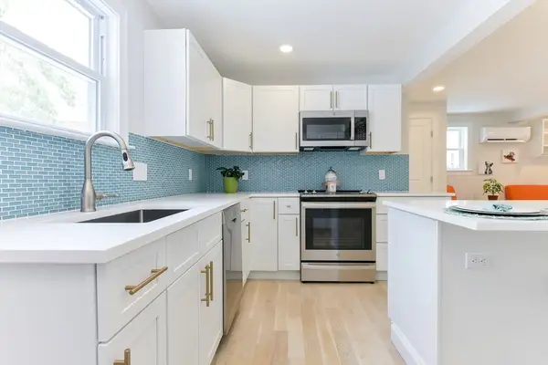 34 Underhill St #3, Winthrop, MA 02152