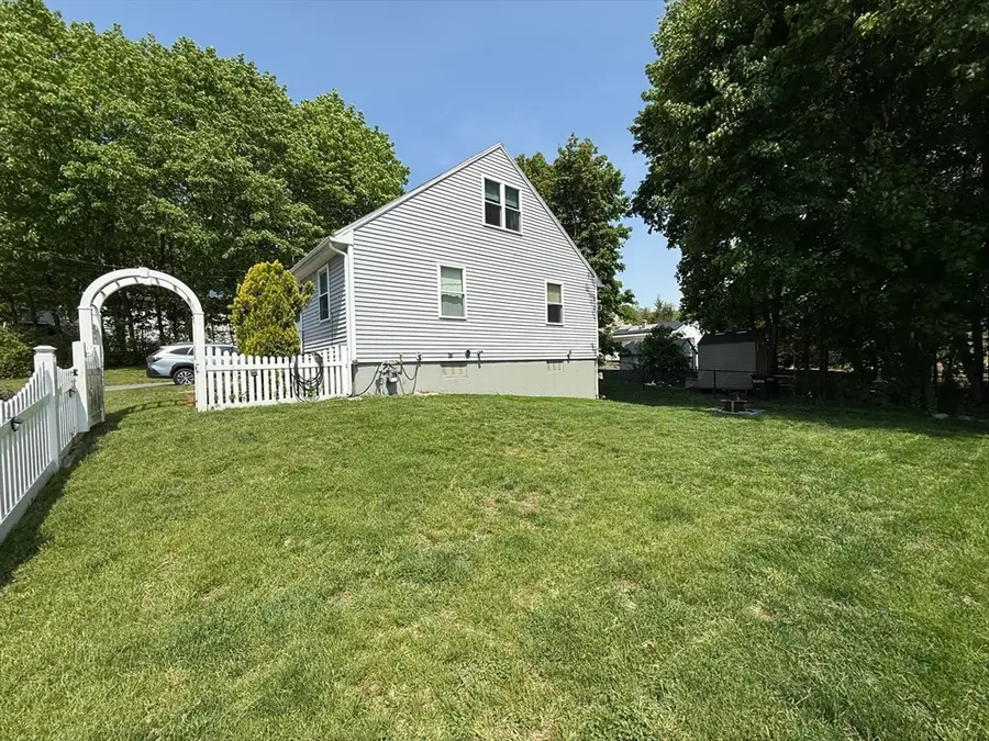 10 Vandette Ave, Dracut, MA 01826 - #3