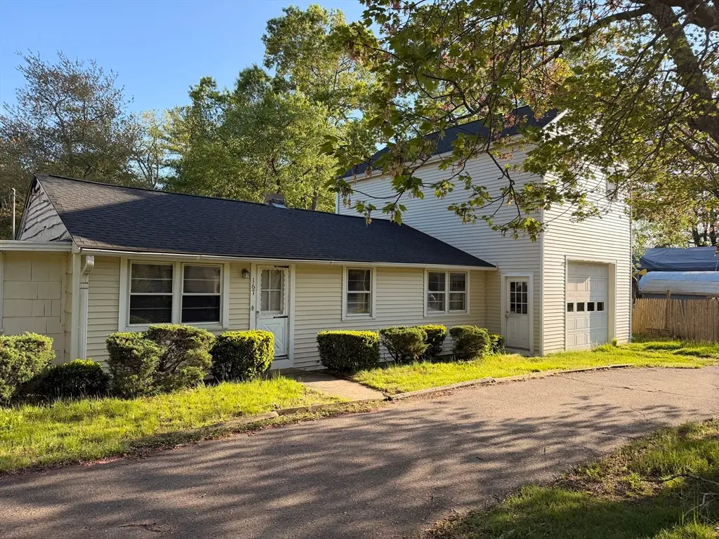 167 Schoosett St, Pembroke, MA 02359 - #1