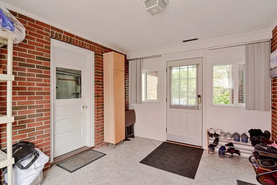 106 Mishawum Rd, Woburn, MA 01801 - #2