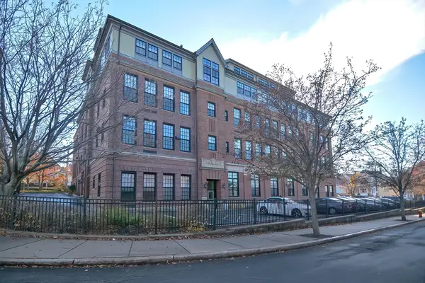72 Ashland St #410, Malden, MA 02148