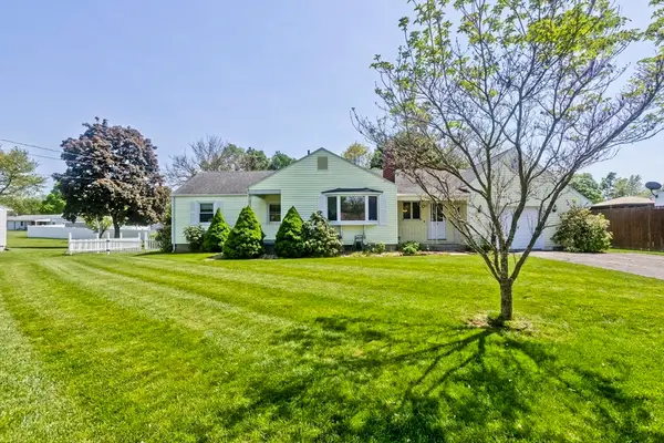 19 Somerset St, East Longmeadow, MA 01108