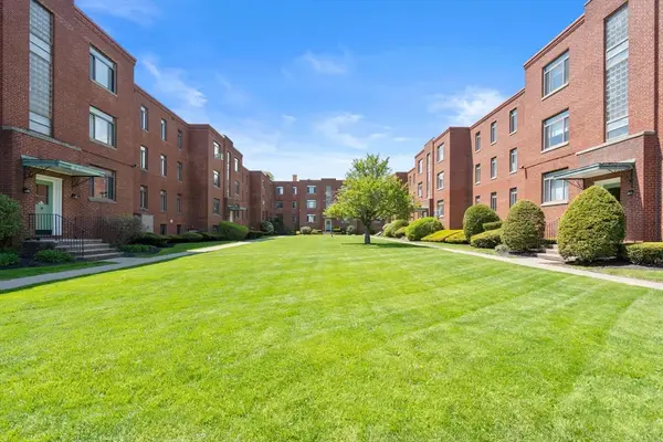 10 Ashland St #2L, Worcester, MA 01609
