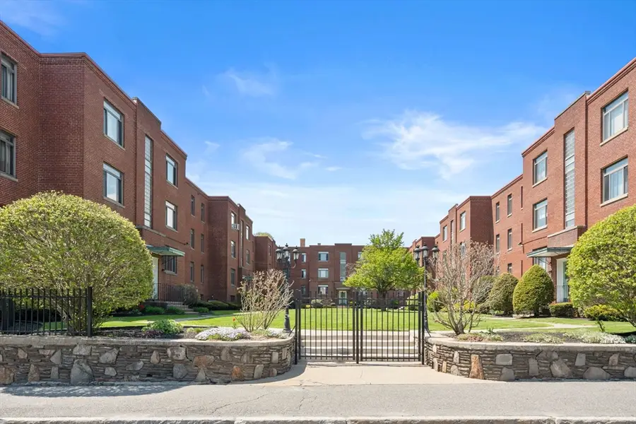 10 Ashland St #2L, Worcester, MA 01609 - #3
