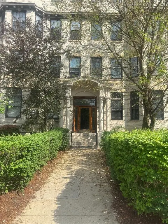 1872 Commonwealth Ave #15, Boston, MA 02135