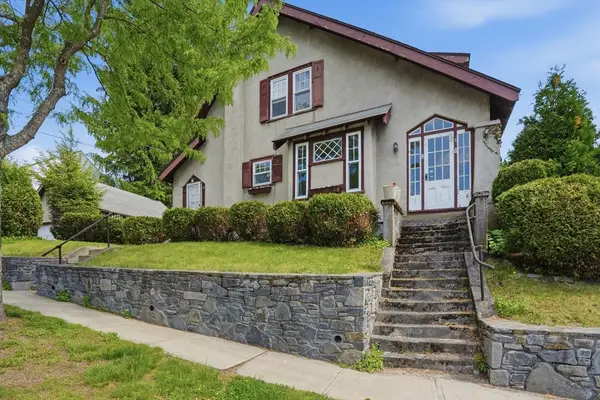 2 Jeppson Avenue, Worcester, MA 01606