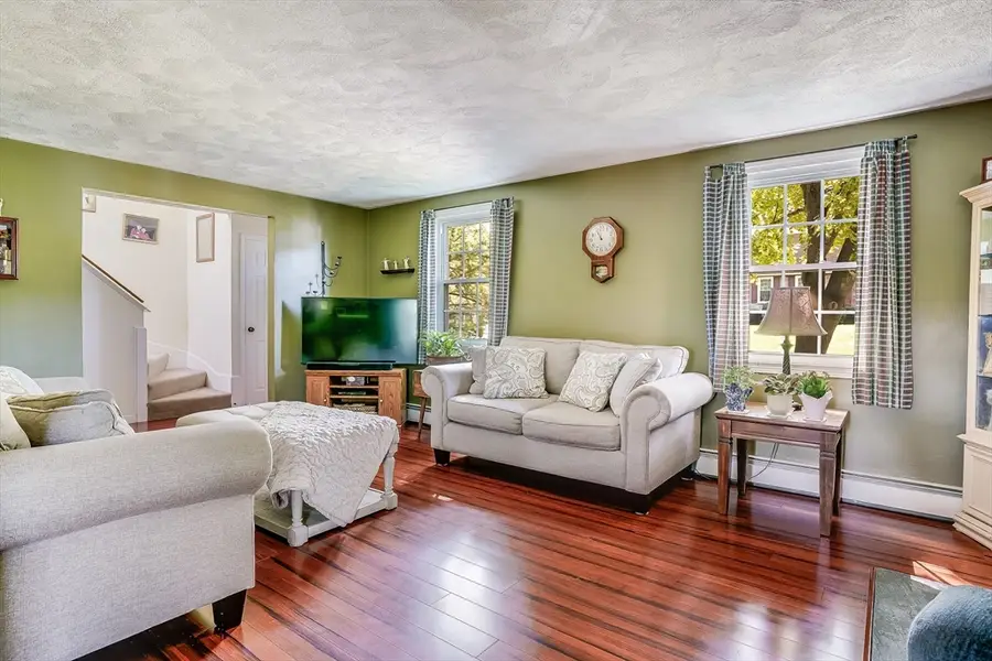 54 Maplewood Ave, Methuen, MA 01844 - #3