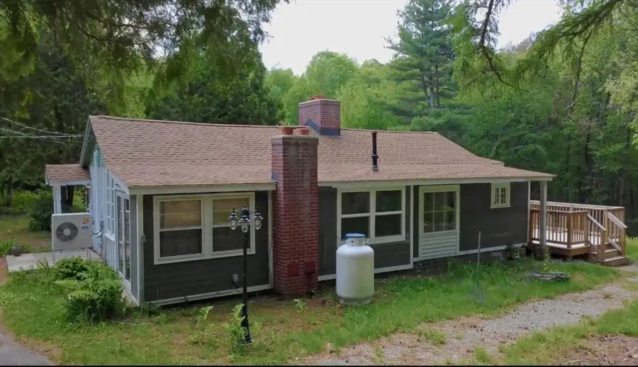 32 Hollow Rd, Wales, MA 01081 - #2
