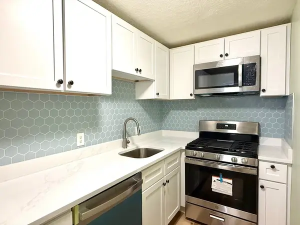 9 Kenmar Dr #14, Billerica, MA 01821