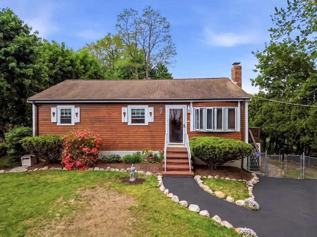 33 Quincy St, Holbrook, MA 02343 - #1