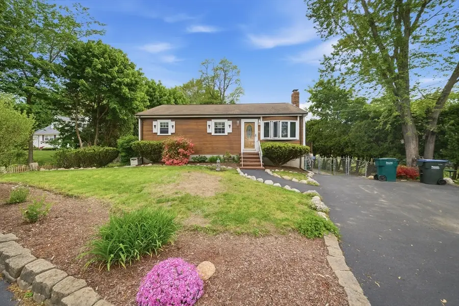 33 Quincy St, Holbrook, MA 02343 - #2