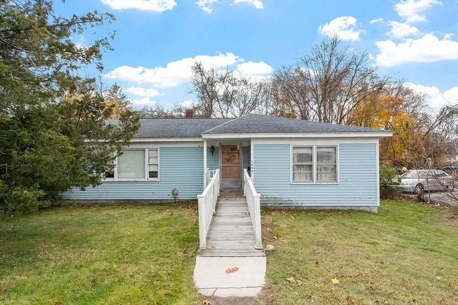 1064 Lakeview Ave, Dracut, MA 01826 - #3