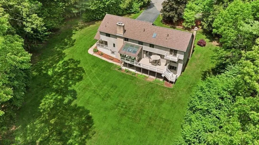 27 Lady Slipper Cir, Westfield, MA 01085 - #3