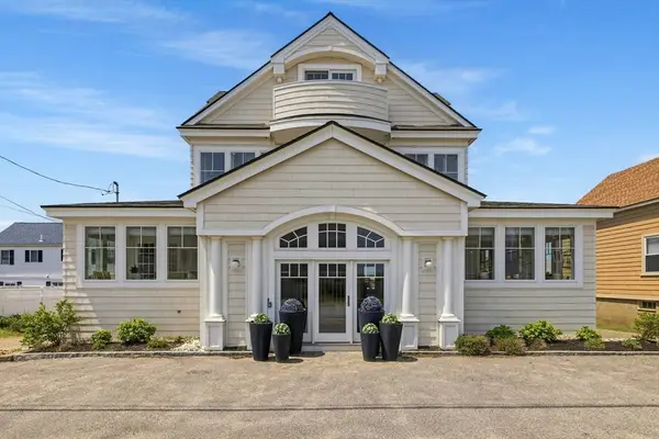 12 Commonwealth Ave, Salisbury, MA 01952