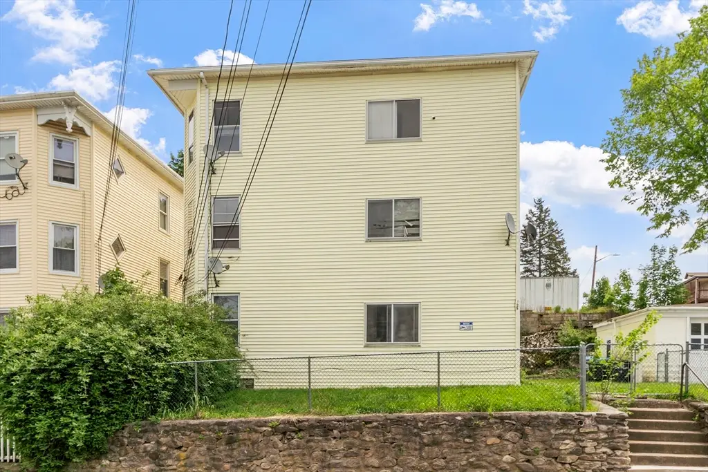 125 Cross St, Southbridge, MA 01550 - #1