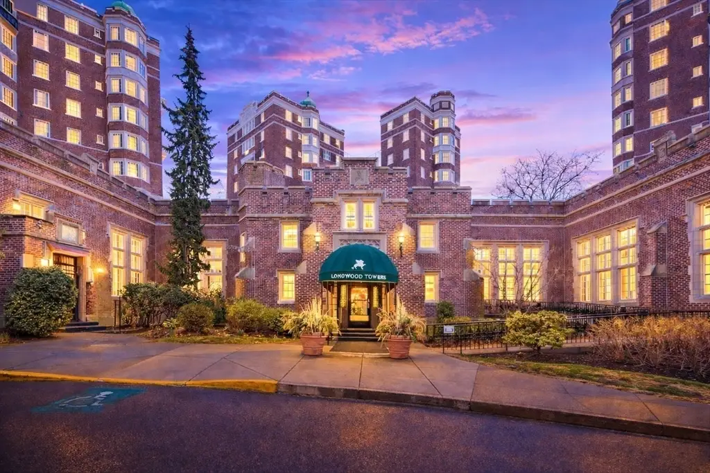 20 Chapel St #B406, Brookline, MA 02446 - #1