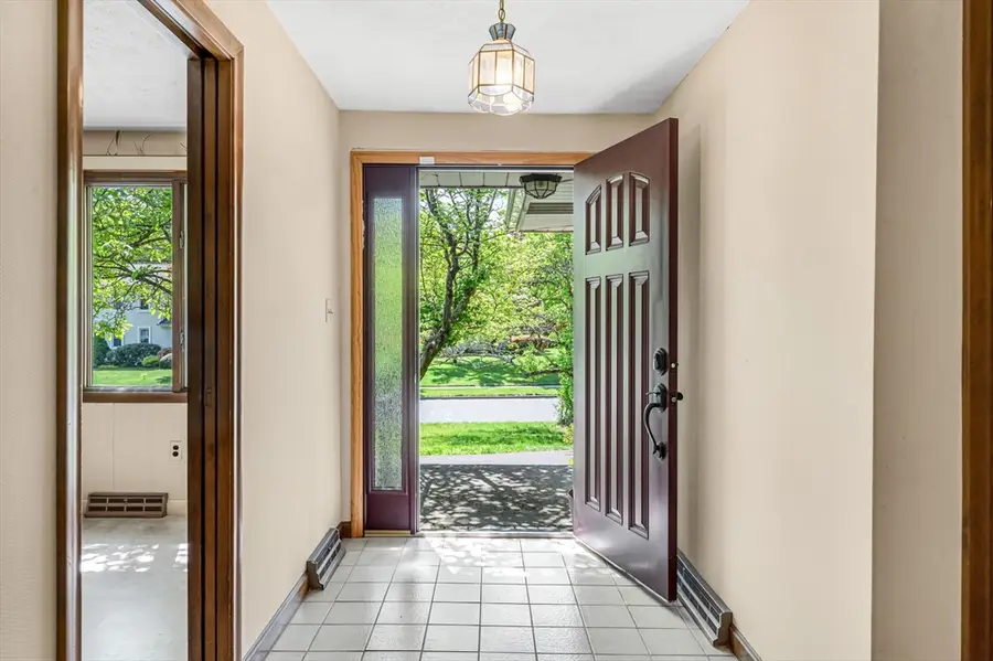 19 Williston Dr, Longmeadow, MA 01106 - #2