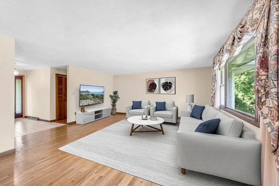 19 Williston Dr, Longmeadow, MA 01106 - #3