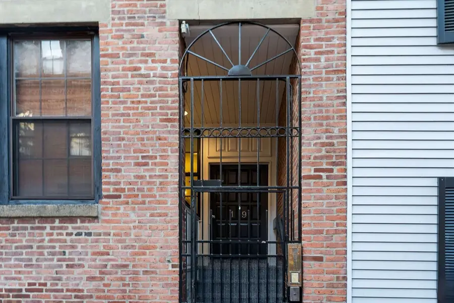 19 Fayette St #3, Boston, MA 02116 - #2