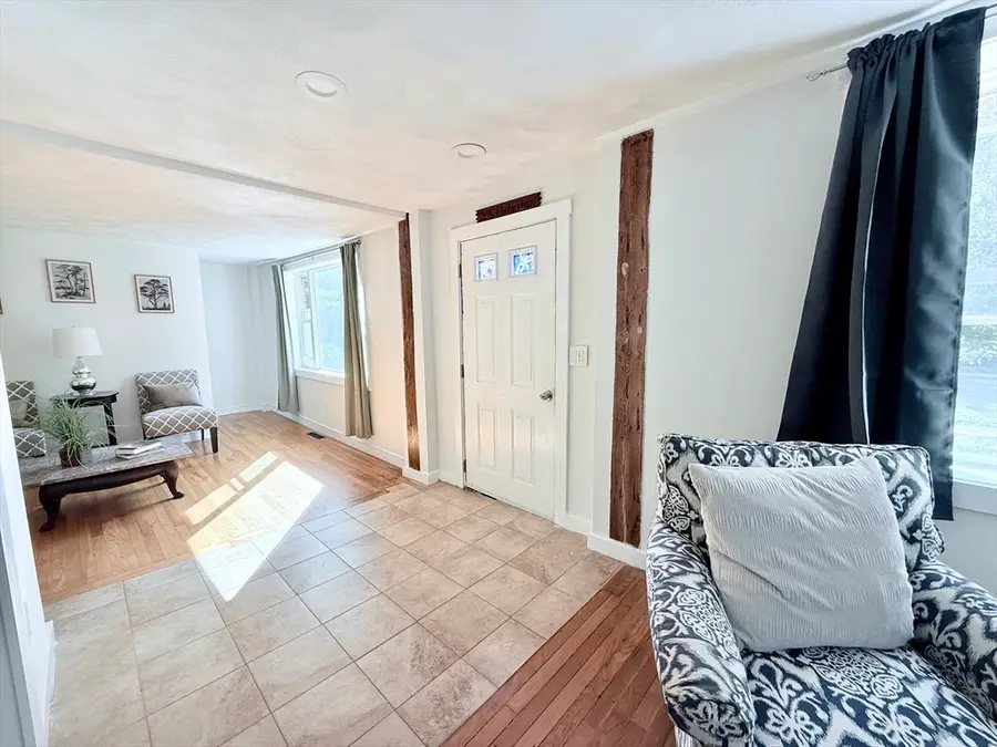 975 S Main St, Bellingham, MA 02019 - #3