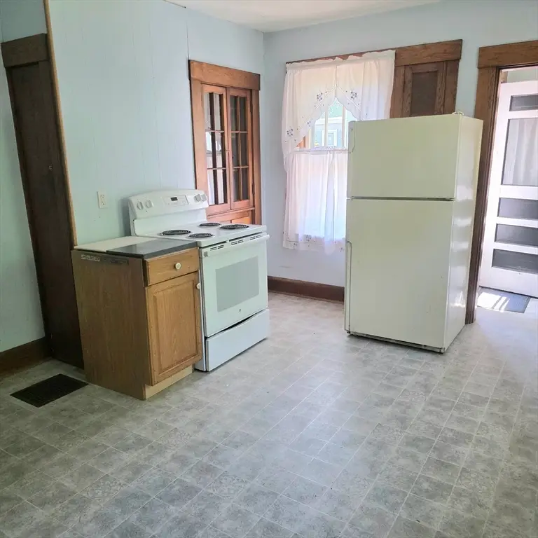 10 Rice Street, Middleboro, MA 02346 - #3