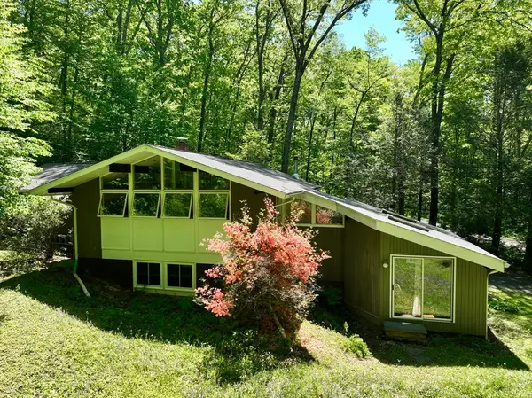 8 Teawaddle Hill Rd, Leverett, MA 01054