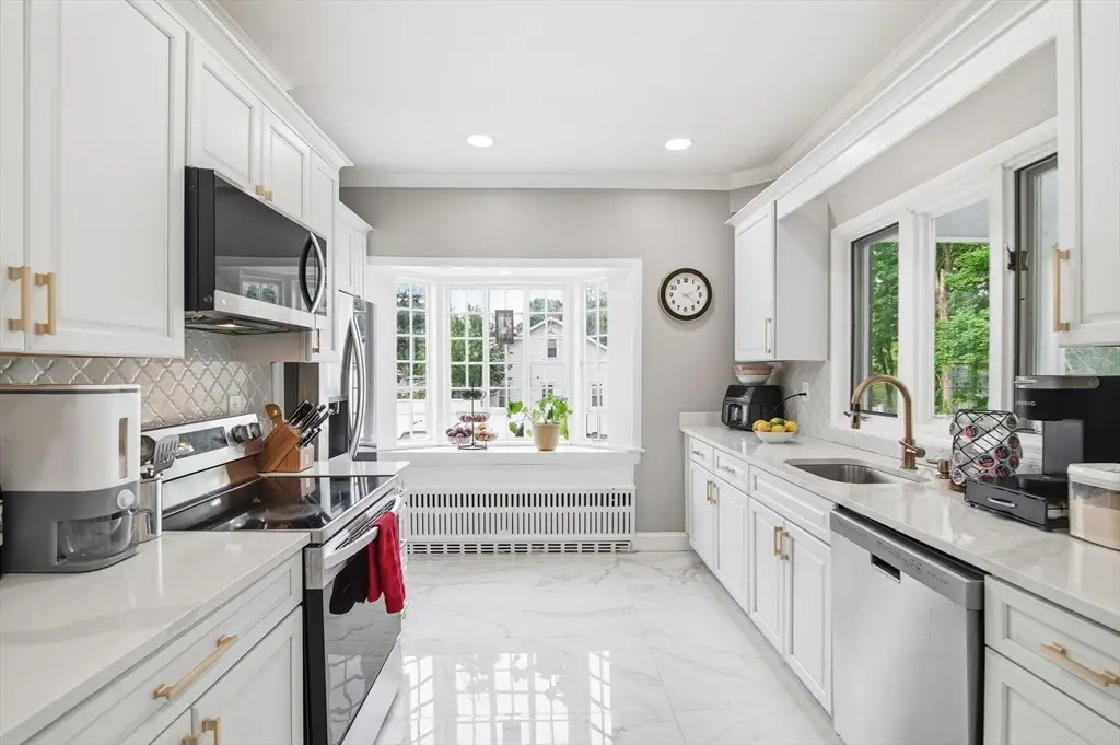 478 E Main Street, Avon, MA 02322 - #1