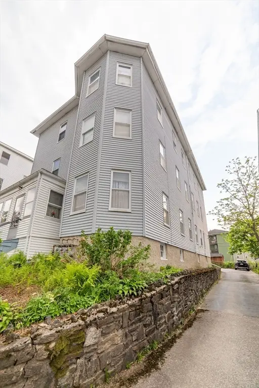 5 Suffield St, Worcester, MA 01610 - #2