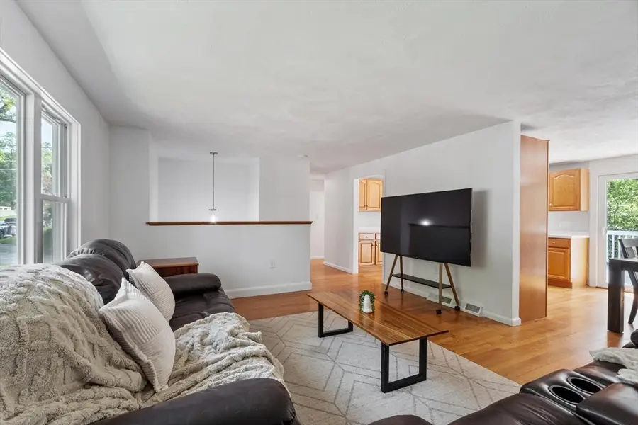 4 Louis Rd, Tewksbury, MA 01876 - #2
