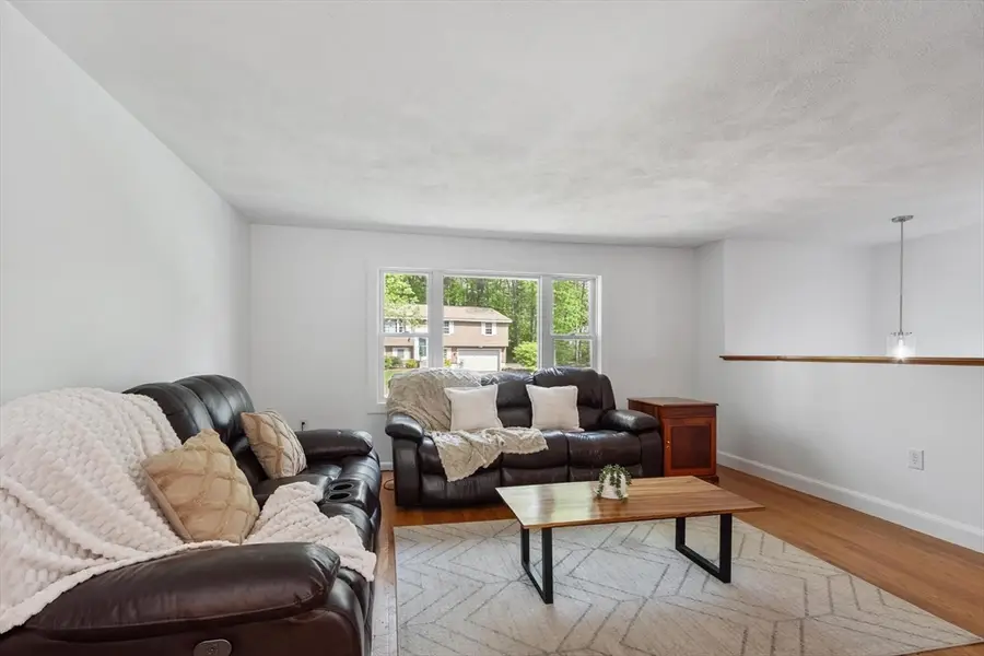4 Louis Rd, Tewksbury, MA 01876 - #3