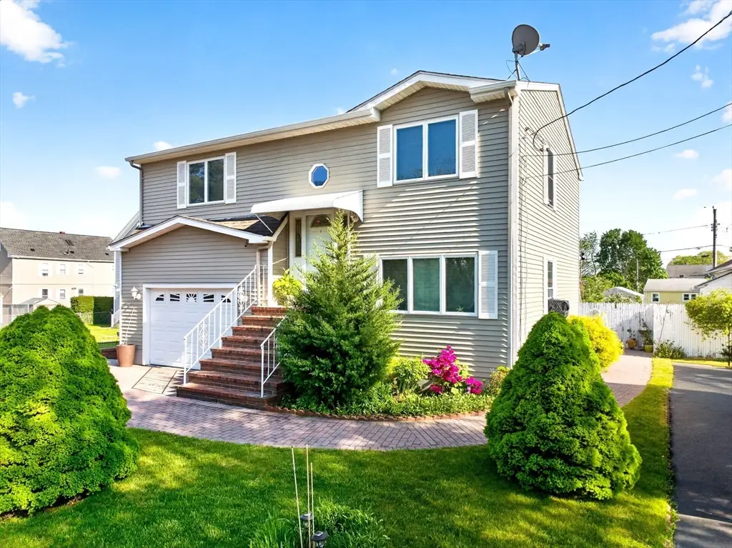 56 Schofield St, New Bedford, MA 02740 - #1