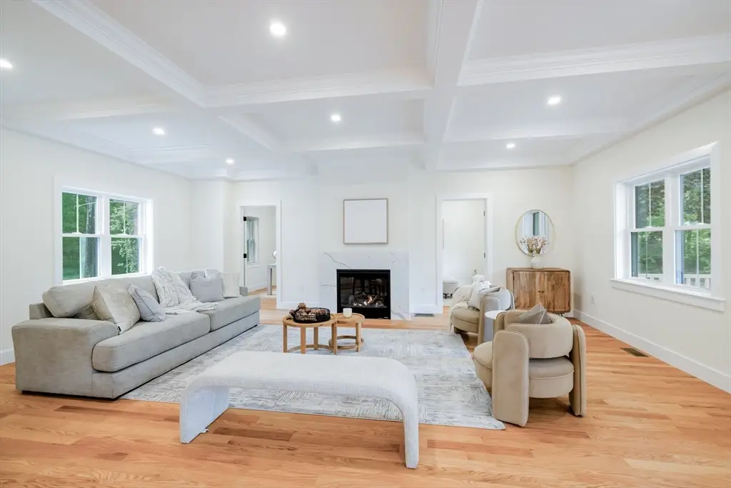 583 Fletcher St, Whitinsville, MA 01588 - #1
