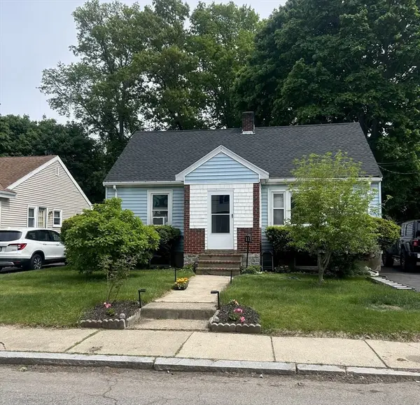 11 Hartlawn Rd, Boston, MA 02132