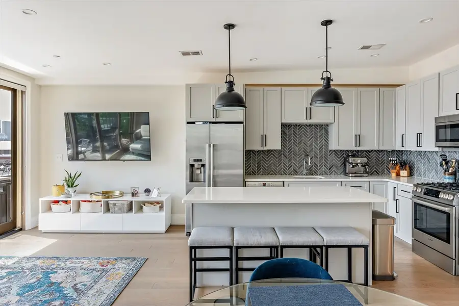 283 Webster St #3, Boston, MA 02128 - #3